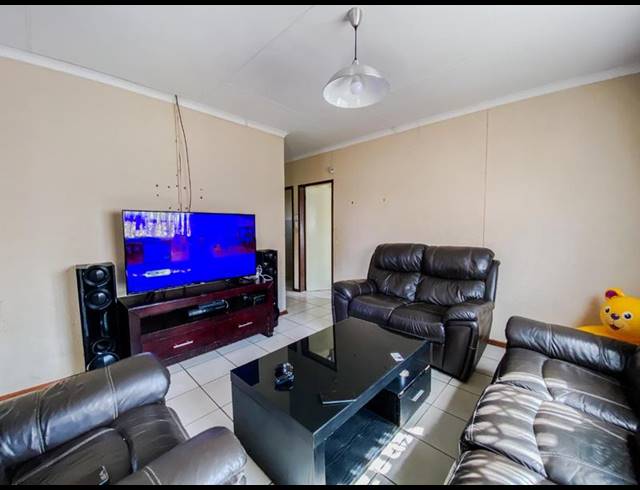 2 BEDROOM HOUSE FOR SALE IN POLOKWANE